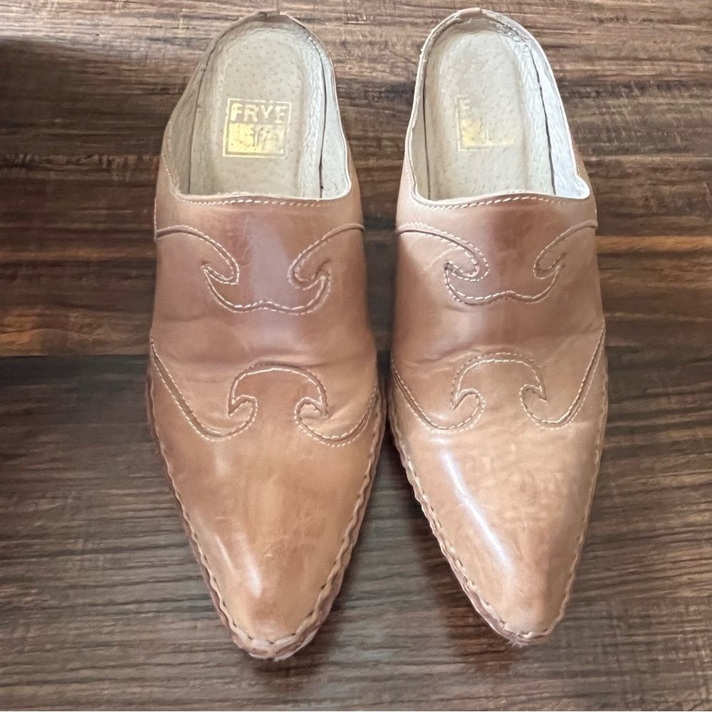 Frye Phoenix Light Tan Leather Slip On Mule Clog with Stacked Heel Size 5.5M - Picture 3 of 14